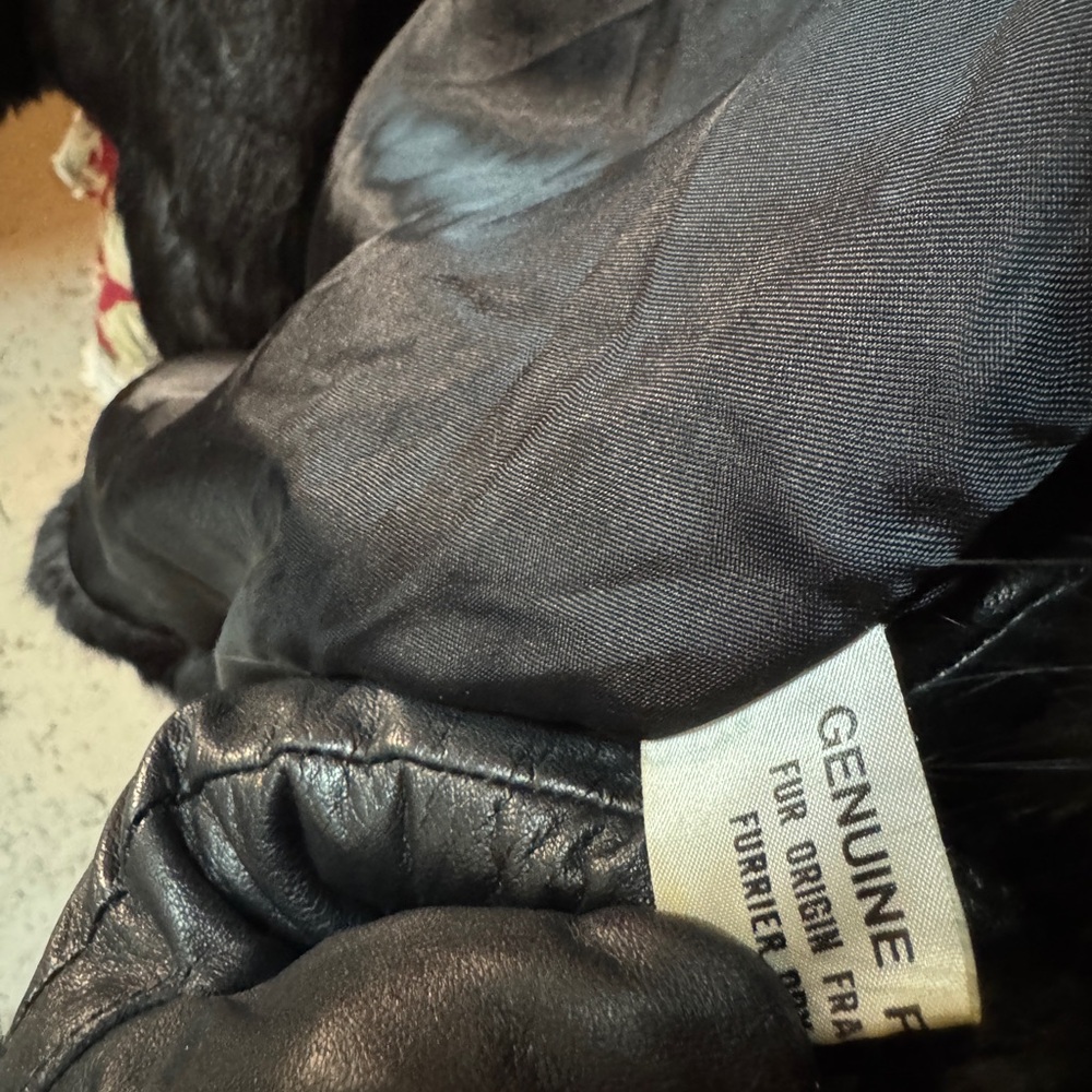 Luxurious Black Rabbit Fur Jacket - Picture 4 of 5
